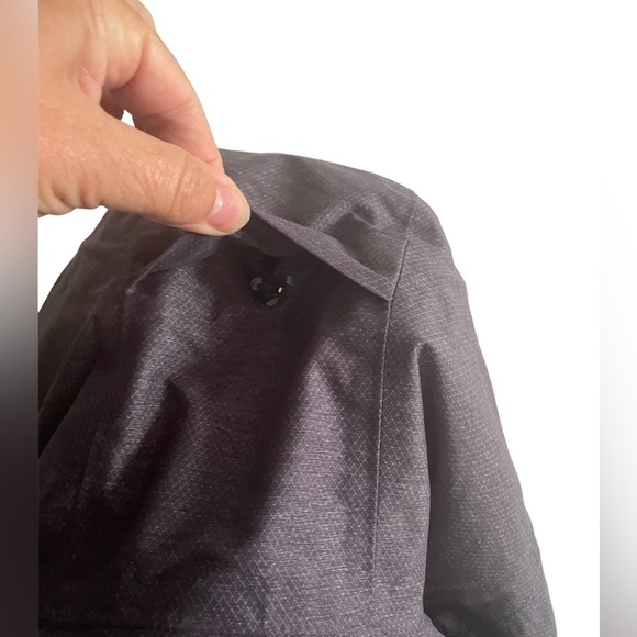 The North Face HyVent hooded jacket, Women’s Medium - Picture 6 of 12